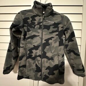 Columbia Camo Gray-Black Fleece Jacket